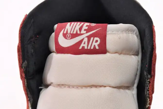 HYPE Retro OG Jordan Chicago and DZ5485-612 High Lost Found 1 0417
